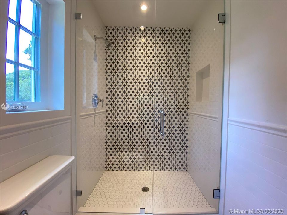 2nd Master Bathroom