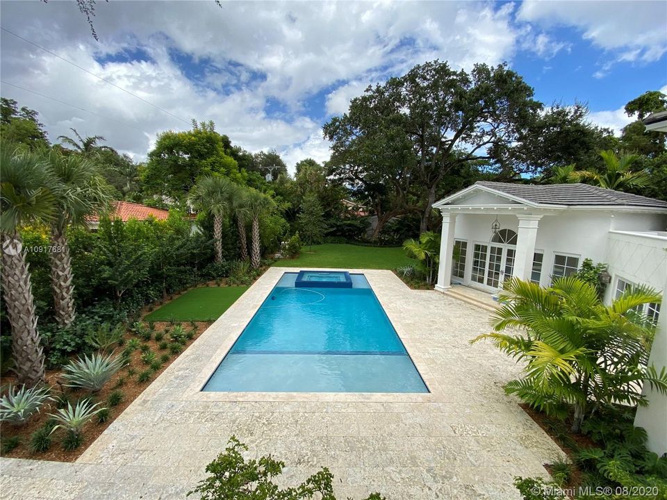 Recently Sold: $2,690,000 (4 beds, 5 baths, 4085 Square Feet)
