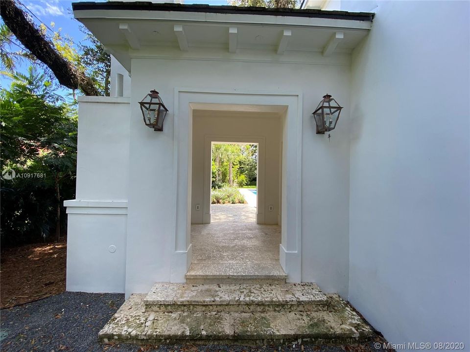 Recently Sold: $2,690,000 (4 beds, 5 baths, 4085 Square Feet)