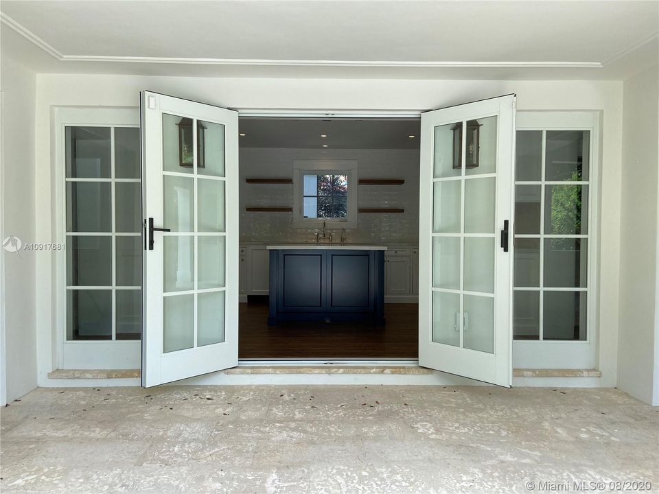 Recently Sold: $2,690,000 (4 beds, 5 baths, 4085 Square Feet)