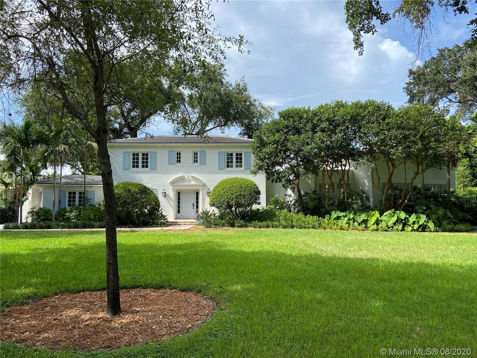 Recently Sold: $2,690,000 (4 beds, 5 baths, 4085 Square Feet)