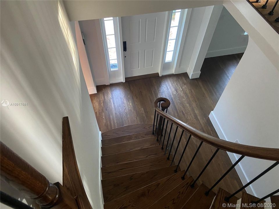 Recently Sold: $2,690,000 (4 beds, 5 baths, 4085 Square Feet)