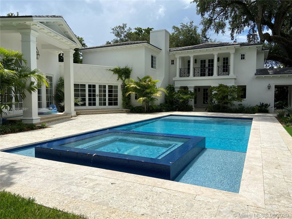 Recently Sold: $2,690,000 (4 beds, 5 baths, 4085 Square Feet)