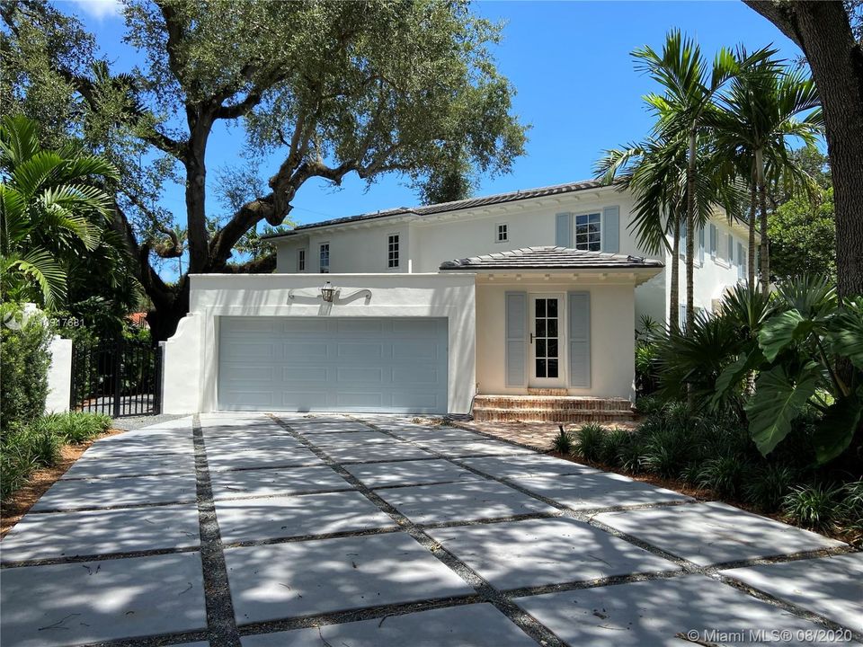 Recently Sold: $2,690,000 (4 beds, 5 baths, 4085 Square Feet)