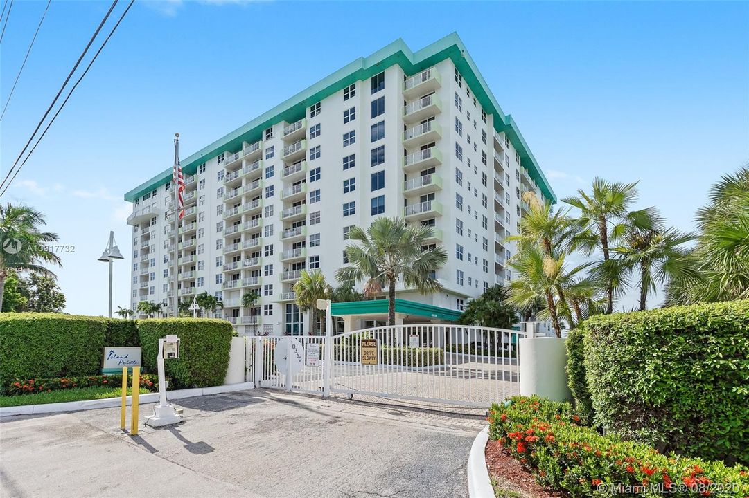 Recently Sold: $499,000 (2 beds, 2 baths, 1380 Square Feet)