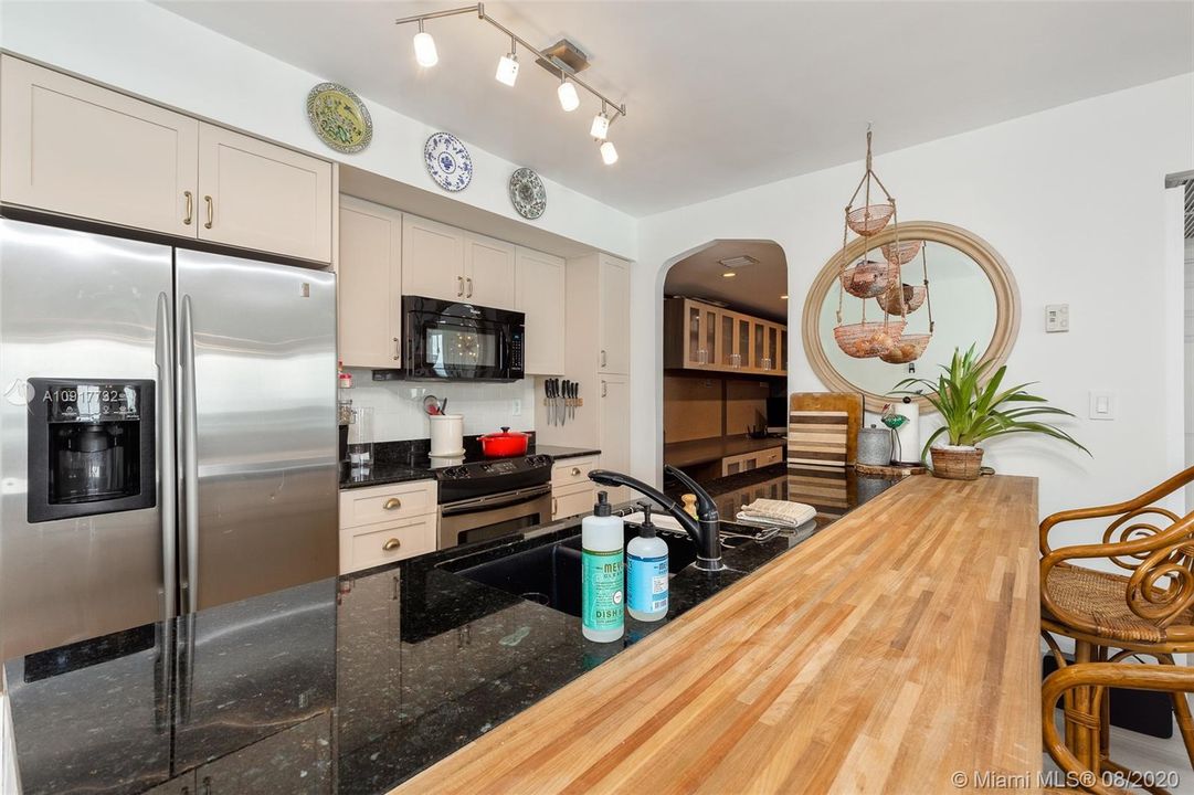 Recently Sold: $499,000 (2 beds, 2 baths, 1380 Square Feet)