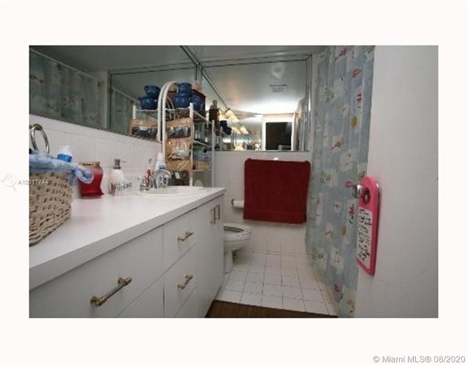 Недавно арендовано: $1,600 (2 спален, 1 ванн, 900 Квадратных фут)