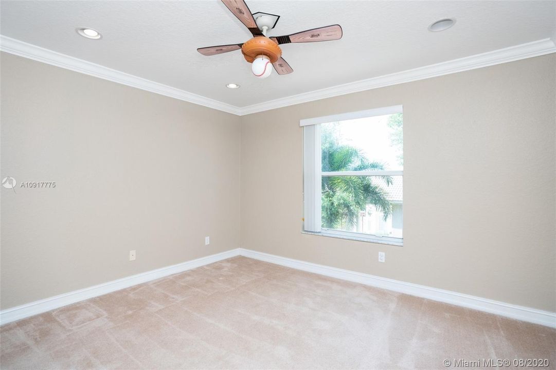Vendido Recientemente: $473,000 (5 camas, 3 baños, 2994 Pies cuadrados)
