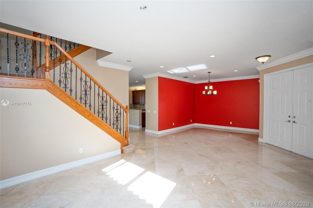 Vendido Recientemente: $473,000 (5 camas, 3 baños, 2994 Pies cuadrados)