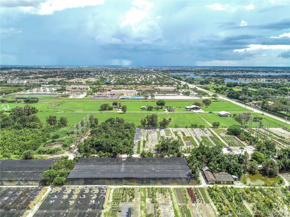 Vendido Recientemente: $2,500,000 (3 camas, 2 baños, 2076 Pies cuadrados)