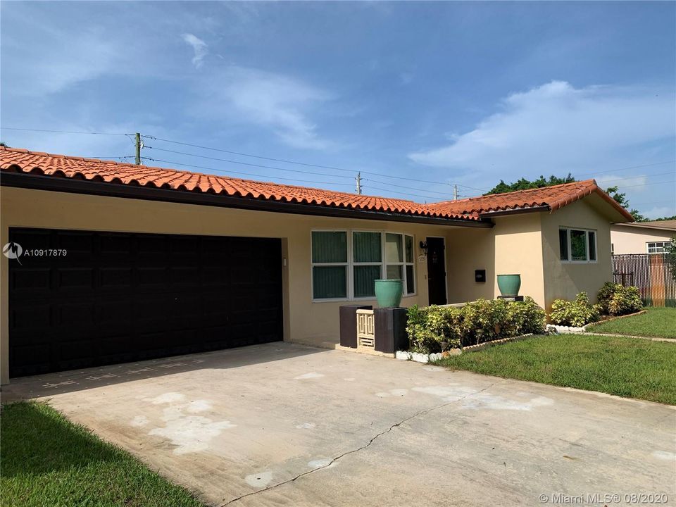 Recently Rented: $2,750 (4 beds, 2 baths, 1770 Square Feet)