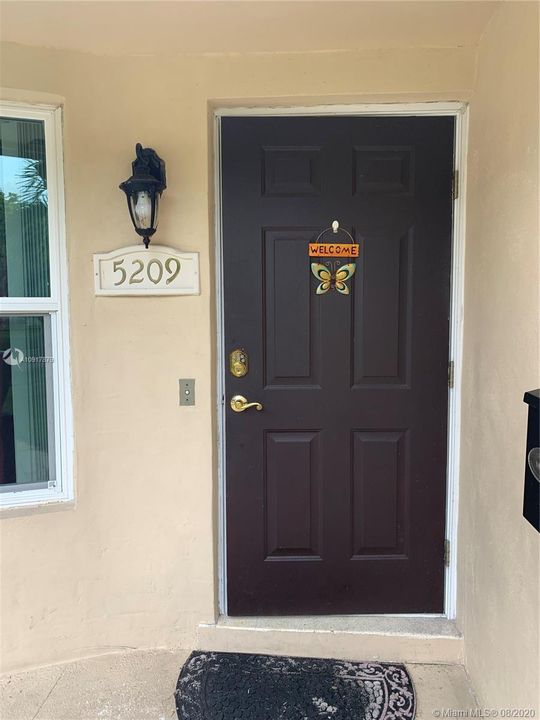 Recently Rented: $2,750 (4 beds, 2 baths, 1770 Square Feet)