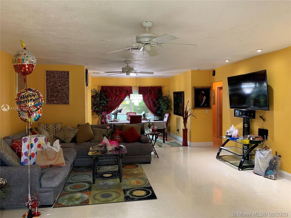 Recently Rented: $2,750 (4 beds, 2 baths, 1770 Square Feet)