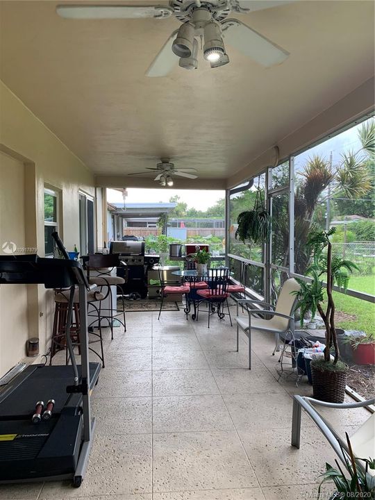 Recently Rented: $2,750 (4 beds, 2 baths, 1770 Square Feet)