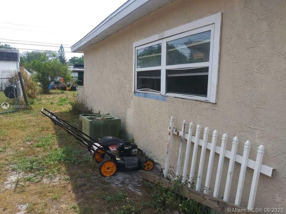 Recently Sold: $92,000 (3 beds, 2 baths, 1040 Square Feet)