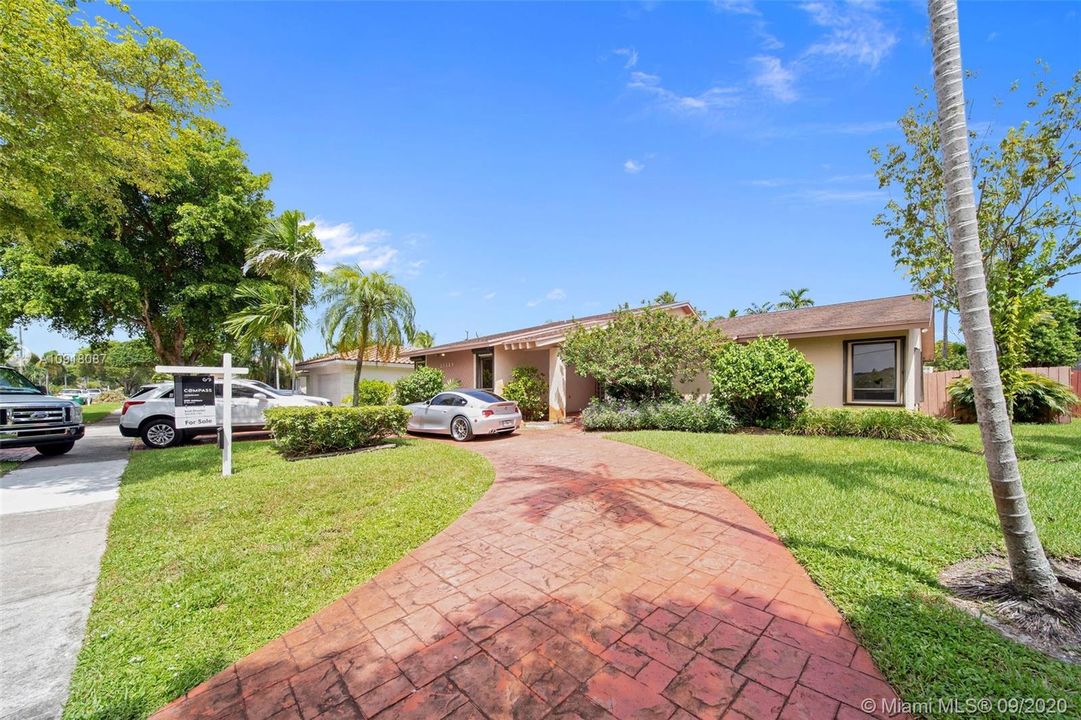 Recently Sold: $549,000 (3 beds, 2 baths, 2255 Square Feet)