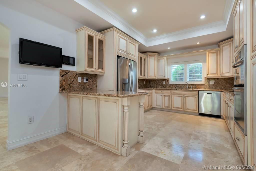 Недавно арендовано: $9,500 (6 спален, 5 ванн, 4743 Квадратных фут)