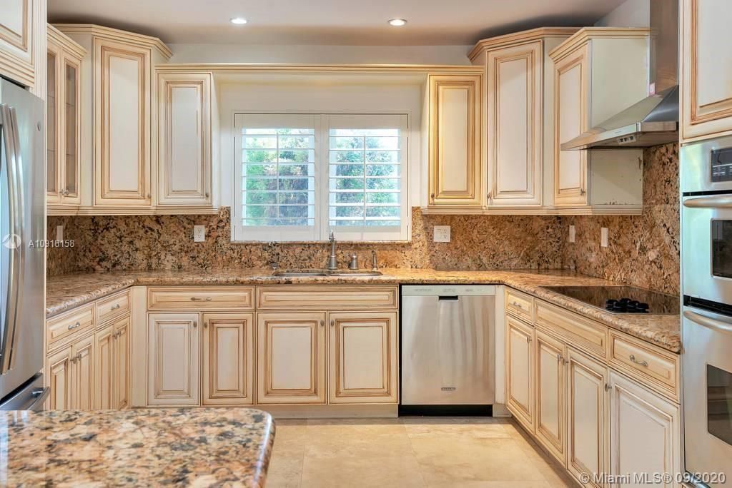 Недавно арендовано: $9,500 (6 спален, 5 ванн, 4743 Квадратных фут)