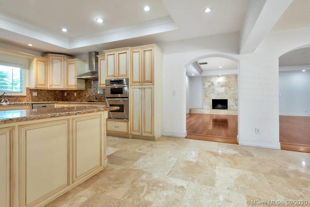 Недавно арендовано: $9,500 (6 спален, 5 ванн, 4743 Квадратных фут)