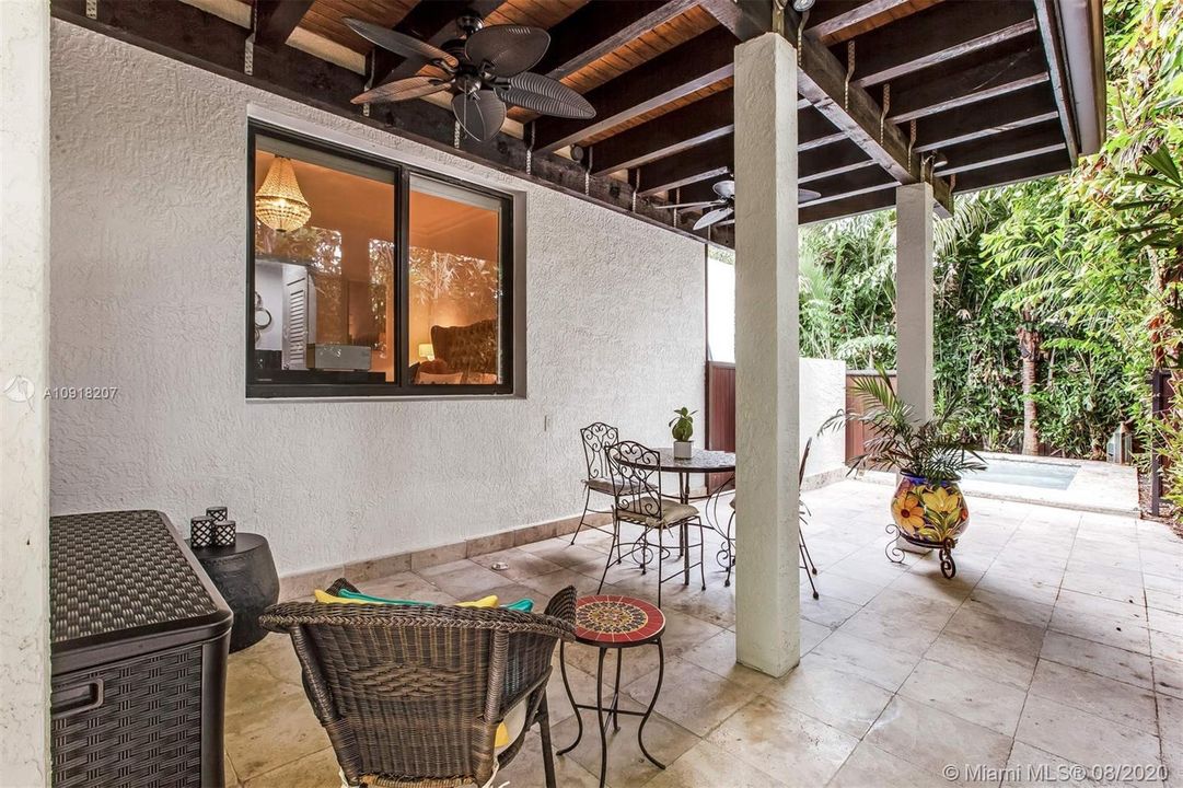 Recently Sold: $814,900 (3 beds, 2 baths, 1767 Square Feet)