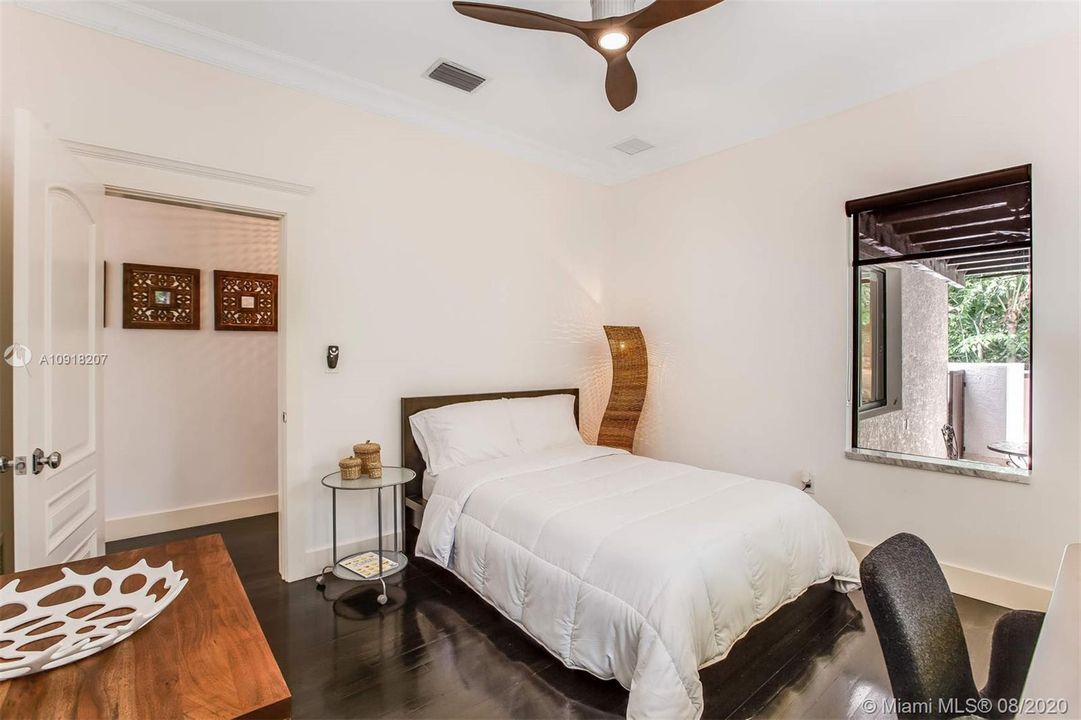 Recently Sold: $814,900 (3 beds, 2 baths, 1767 Square Feet)
