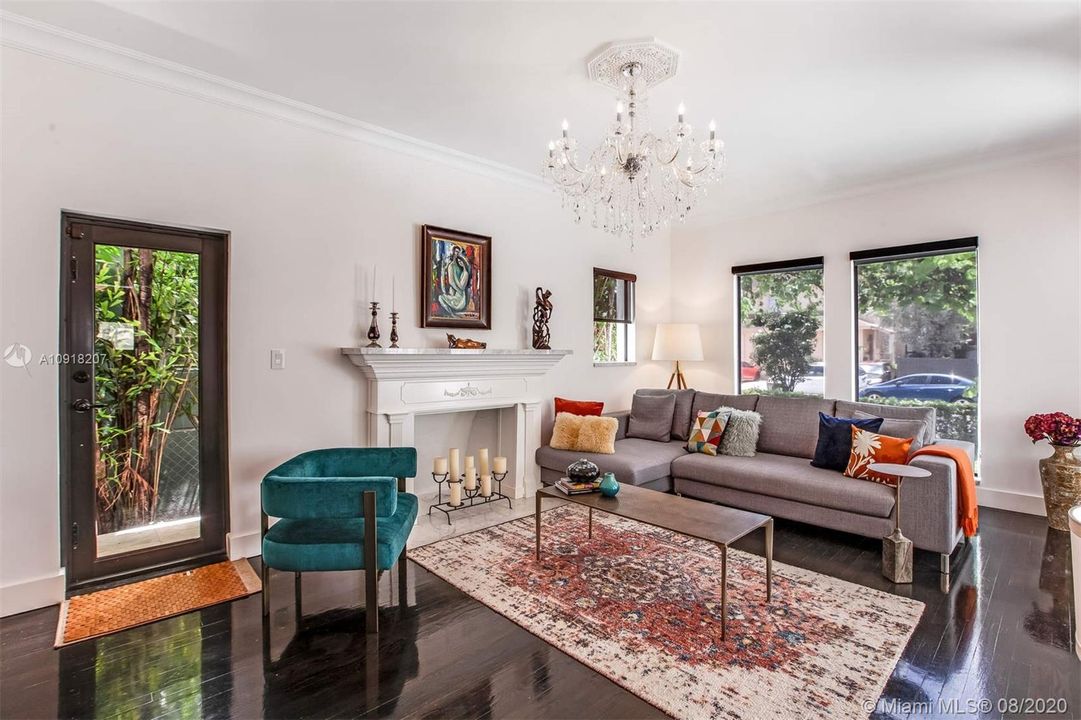 Recently Sold: $814,900 (3 beds, 2 baths, 1767 Square Feet)
