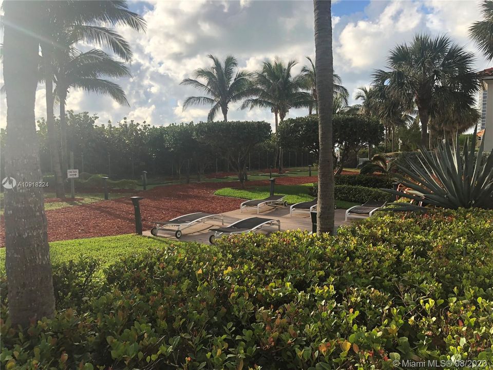 Ocean Side Sundeck Blue & Green Diamond