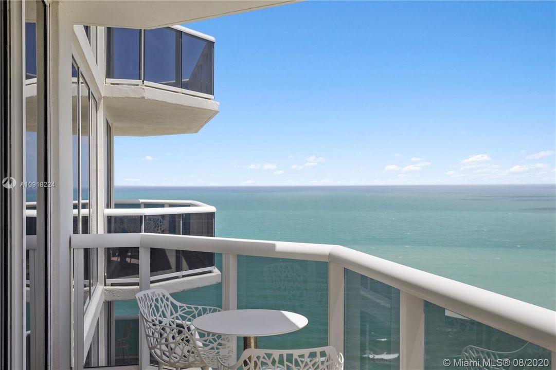 Recently Sold: $2,275,000 (3 beds, 3 baths, 1980 Square Feet)
