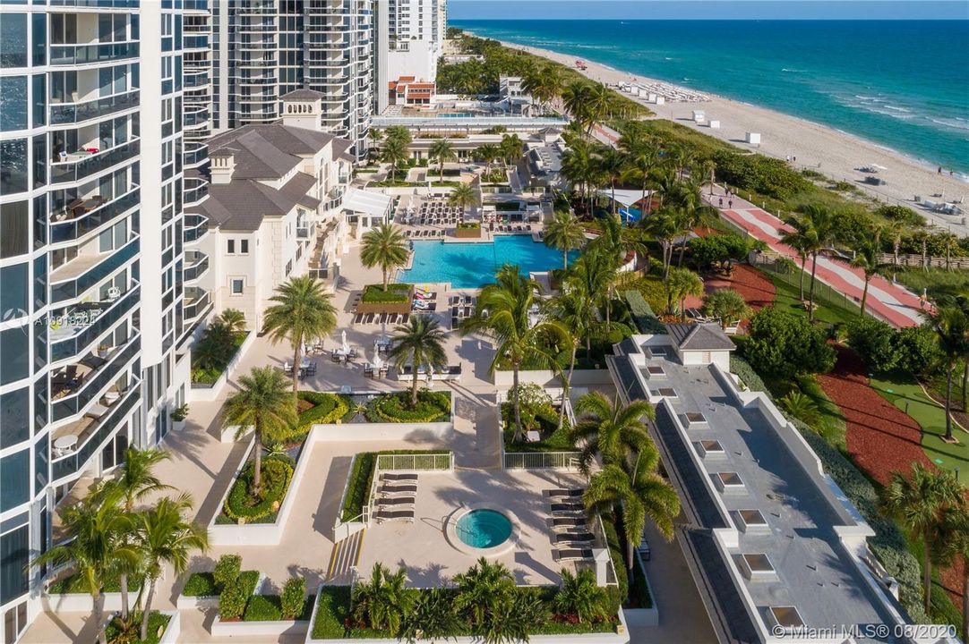 Aerial Blue & Green Diamond - Pool Area - Beach Walk