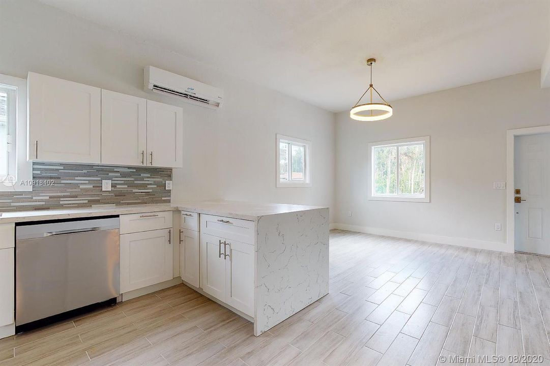 Vendido Recientemente: $375,000 (3 camas, 2 baños, 1492 Pies cuadrados)
