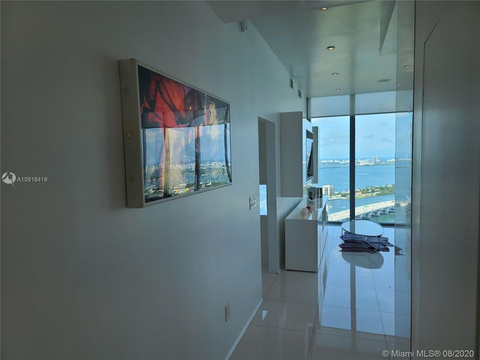 Recently Sold: $680,000 (2 beds, 2 baths, 1334 Square Feet)