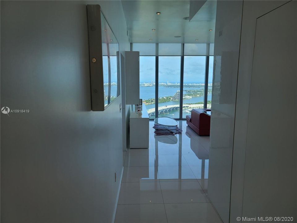 Recently Sold: $680,000 (2 beds, 2 baths, 1334 Square Feet)