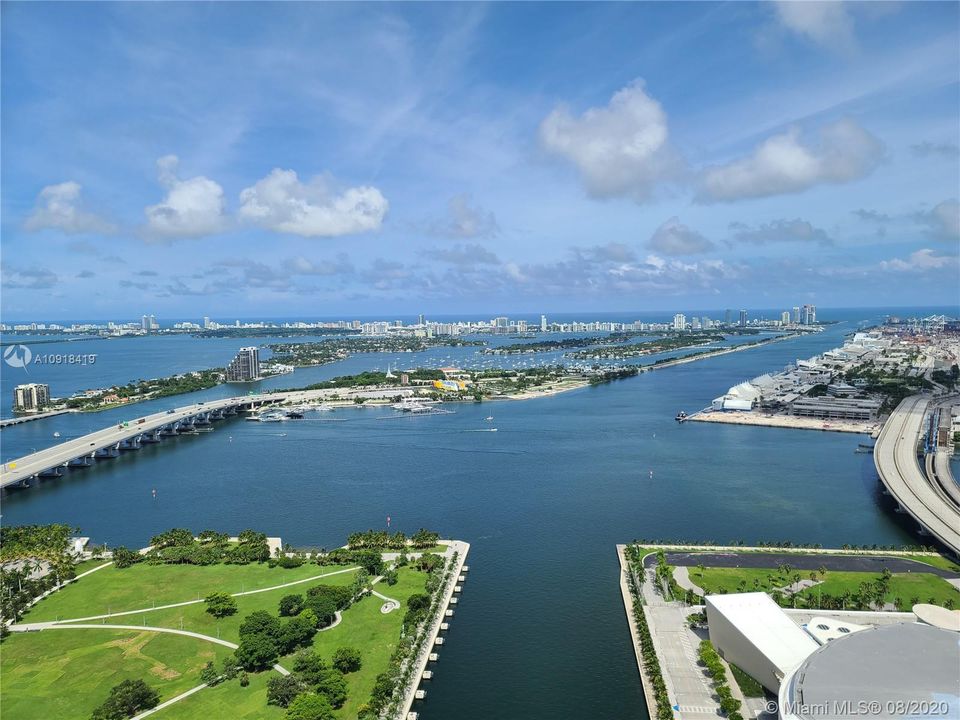 Recently Sold: $680,000 (2 beds, 2 baths, 1334 Square Feet)