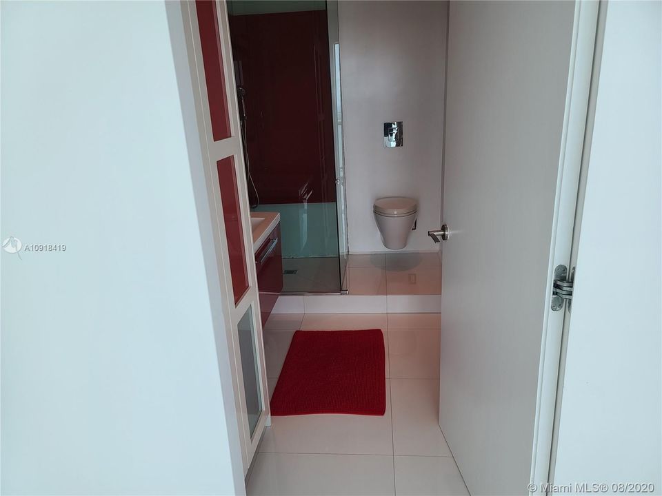 Recently Sold: $680,000 (2 beds, 2 baths, 1334 Square Feet)