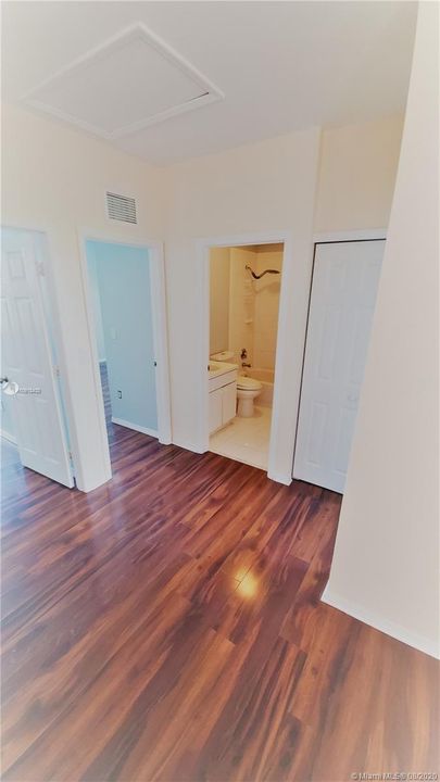 Recently Sold: $259,900 (4 beds, 3 baths, 1837 Square Feet)