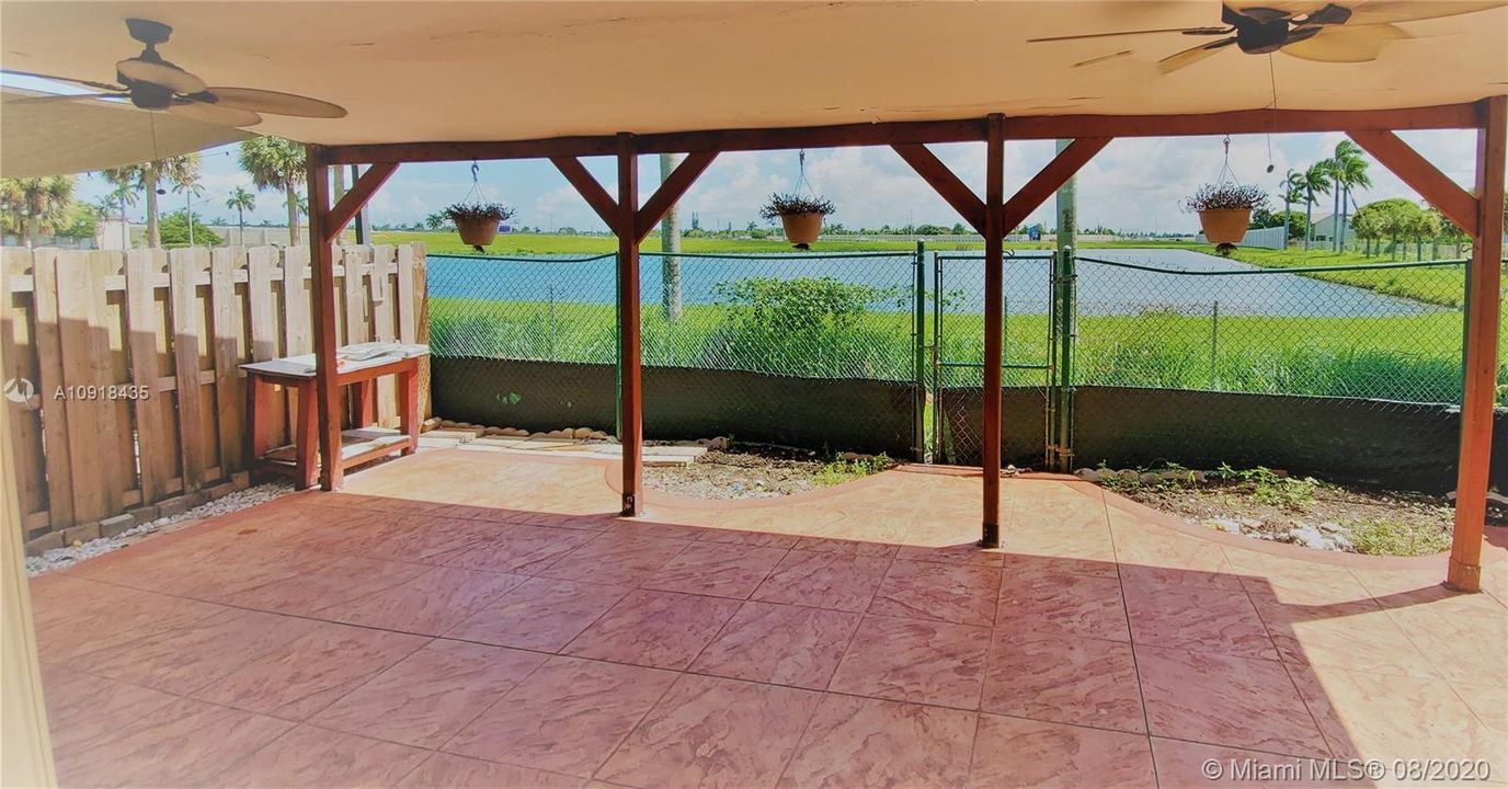 Recently Sold: $259,900 (4 beds, 3 baths, 1837 Square Feet)