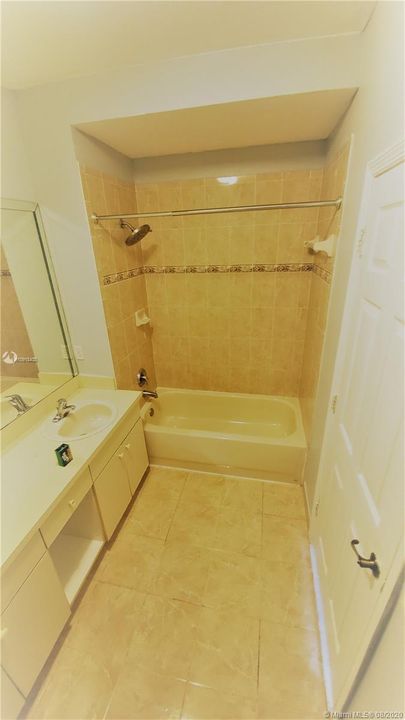 Recently Sold: $259,900 (4 beds, 3 baths, 1837 Square Feet)