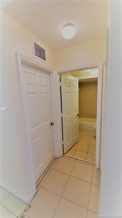 Recently Sold: $259,900 (4 beds, 3 baths, 1837 Square Feet)