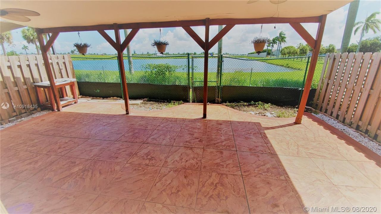 Recently Sold: $259,900 (4 beds, 3 baths, 1837 Square Feet)