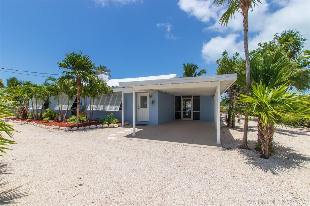 Recently Sold: $948,000 (3 beds, 2 baths, 1296 Square Feet)