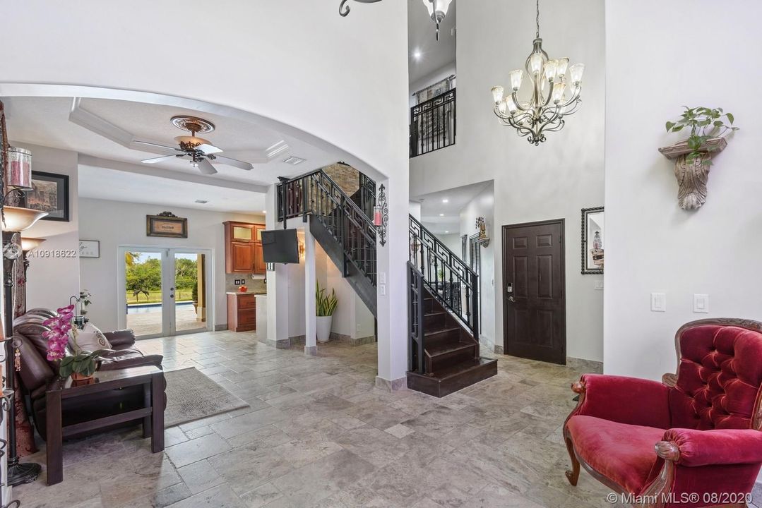 Vendido Recientemente: $625,000 (4 camas, 3 baños, 2344 Pies cuadrados)