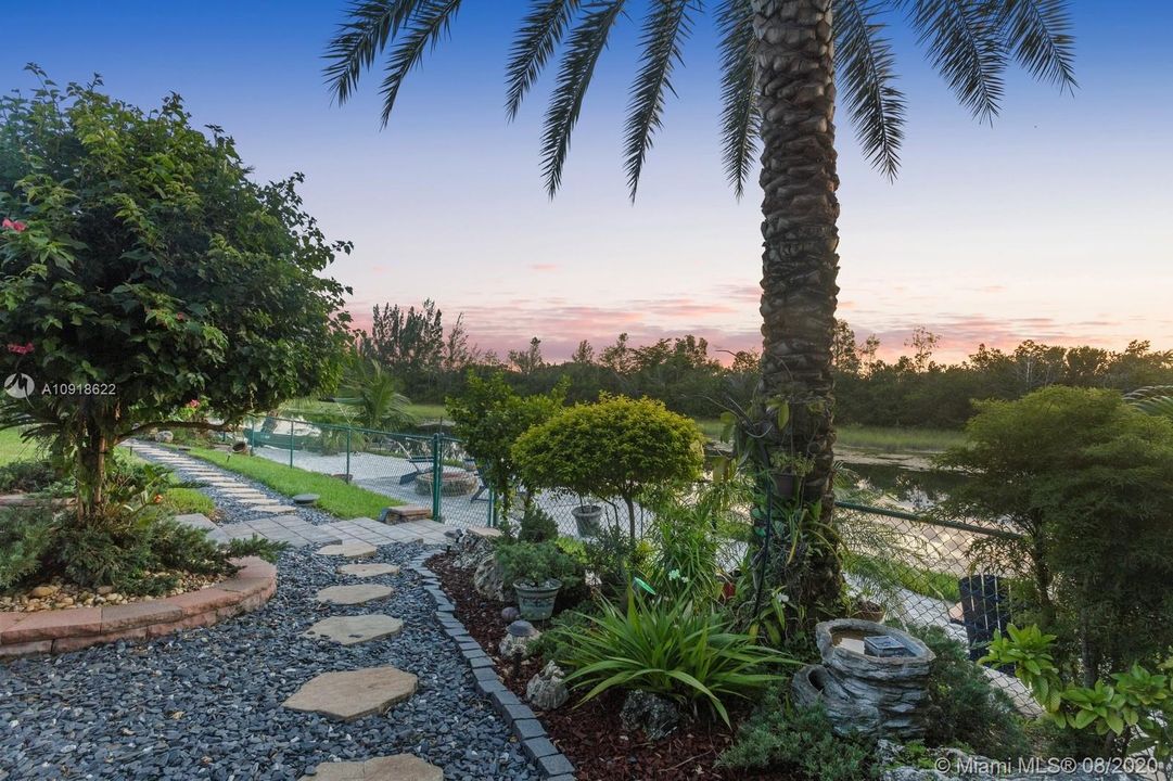 Vendido Recientemente: $625,000 (4 camas, 3 baños, 2344 Pies cuadrados)