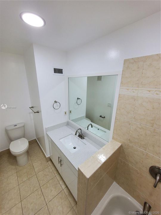 Недавно продано: $295,000 (2 спален, 2 ванн, 1338 Квадратных фут)