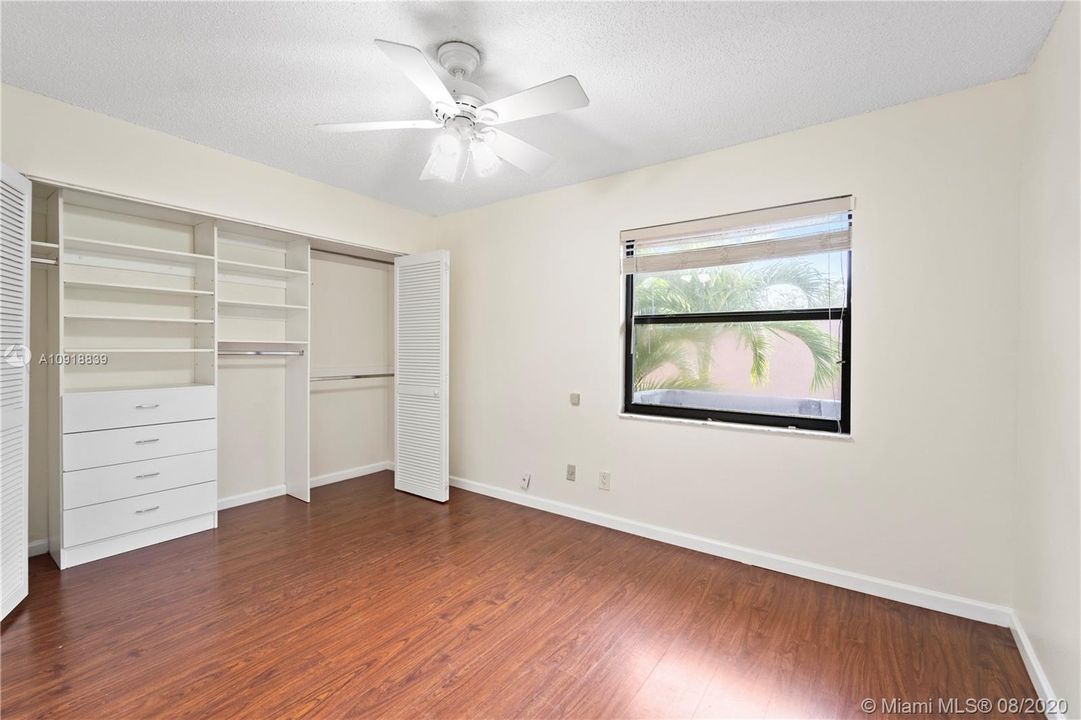 Недавно продано: $324,900 (3 спален, 2 ванн, 1434 Квадратных фут)