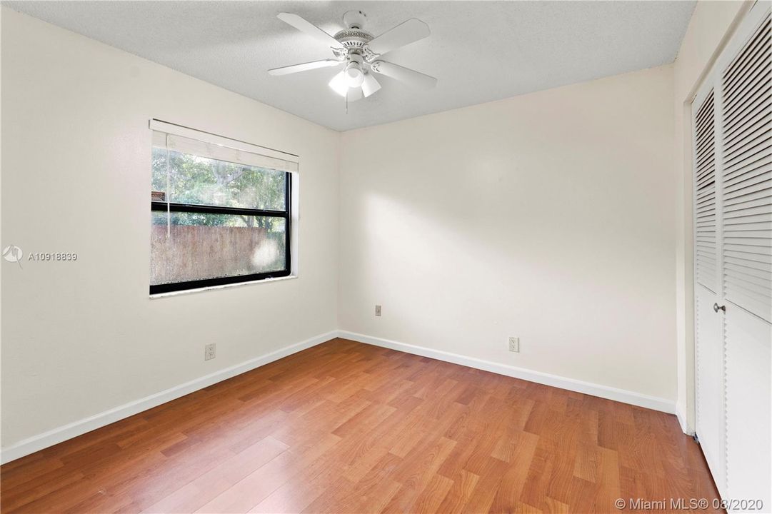 Недавно продано: $324,900 (3 спален, 2 ванн, 1434 Квадратных фут)