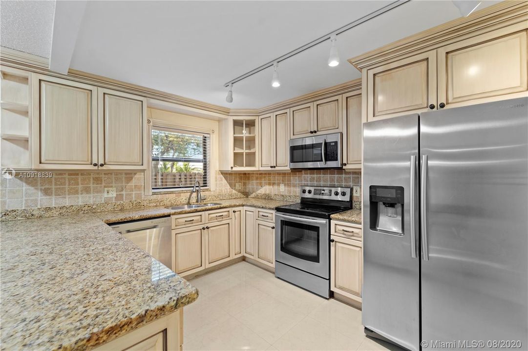 Недавно продано: $324,900 (3 спален, 2 ванн, 1434 Квадратных фут)