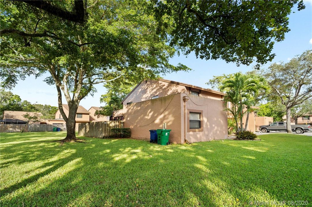 Недавно продано: $324,900 (3 спален, 2 ванн, 1434 Квадратных фут)