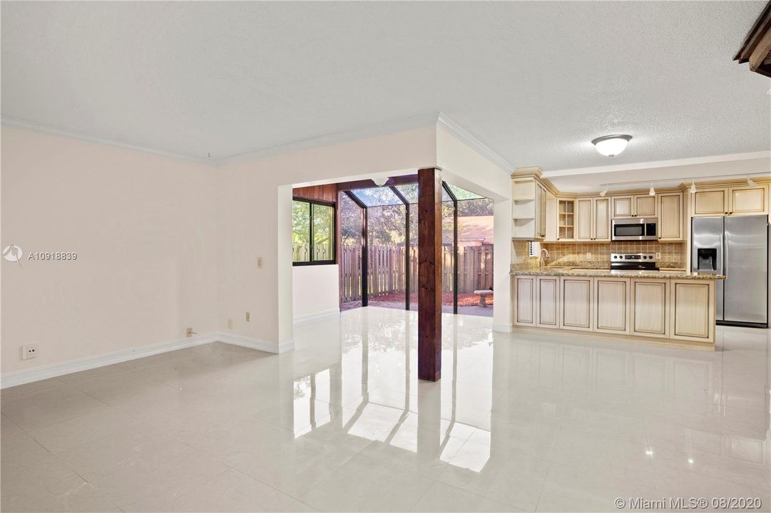 Недавно продано: $324,900 (3 спален, 2 ванн, 1434 Квадратных фут)