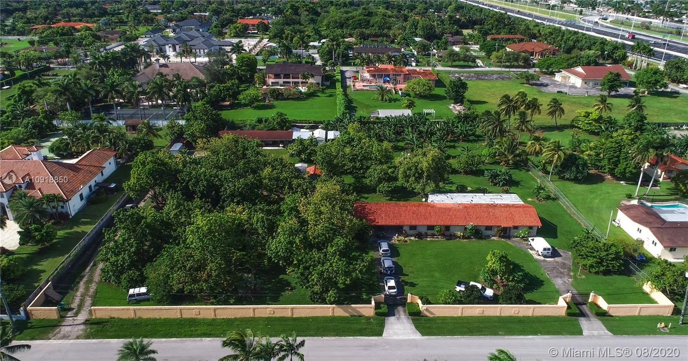 Vendido Recientemente: $1,700,000 (3 camas, 3 baños, 1176 Pies cuadrados)