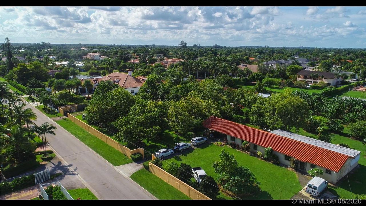 Vendido Recientemente: $1,700,000 (3 camas, 3 baños, 1176 Pies cuadrados)